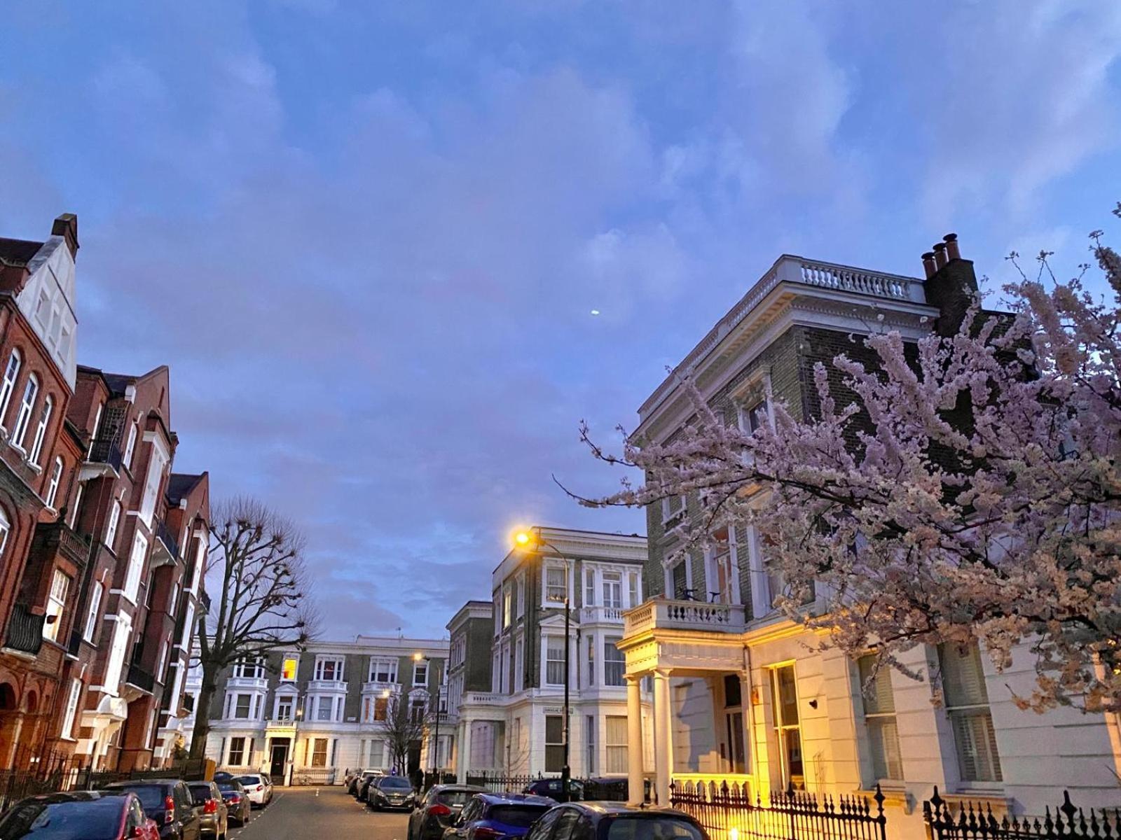 Apartment Modern Flat & Balcony In Historic West Kensington *