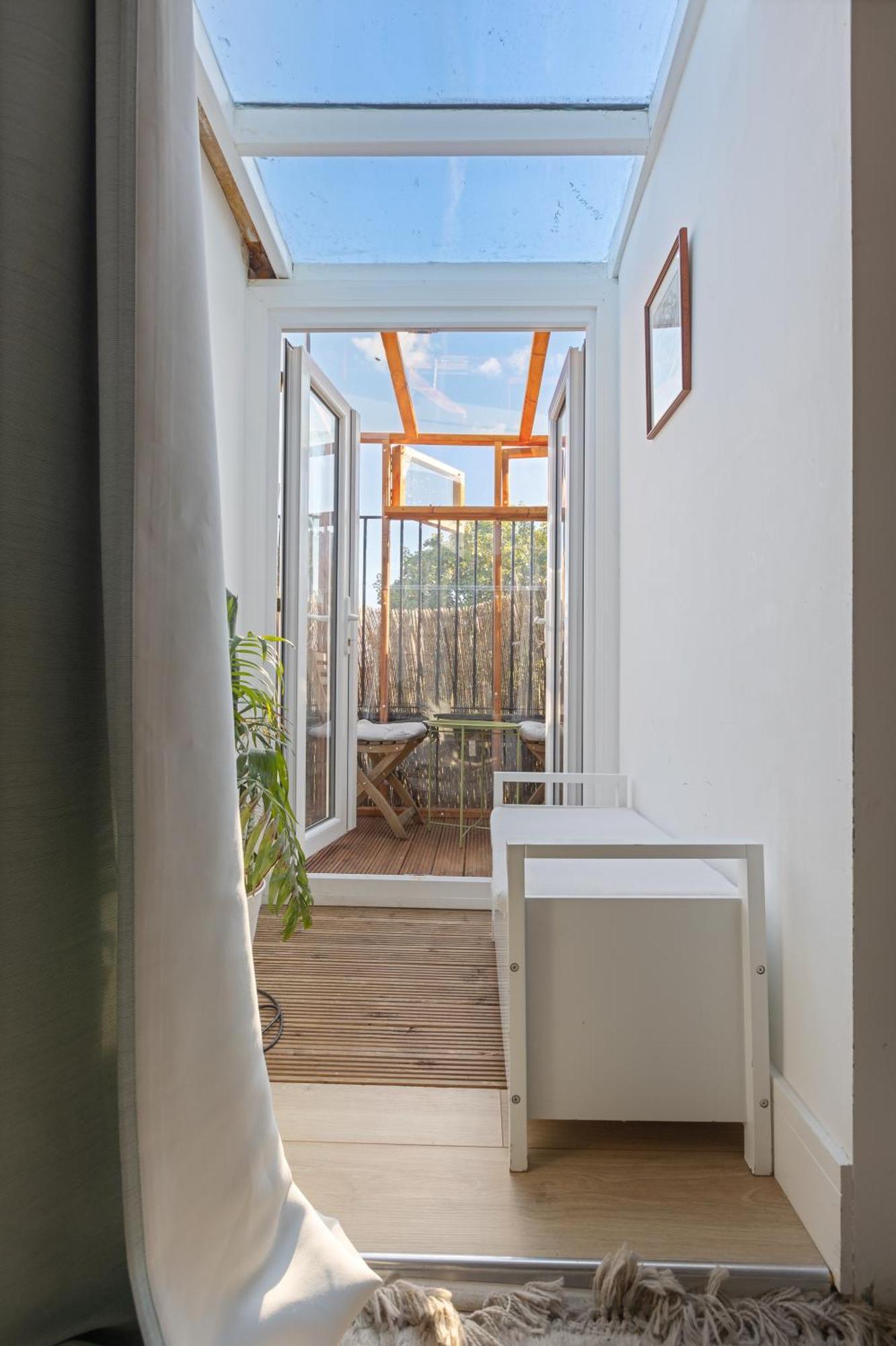 Apartment Modern Flat & Balcony In Historic West Kensington