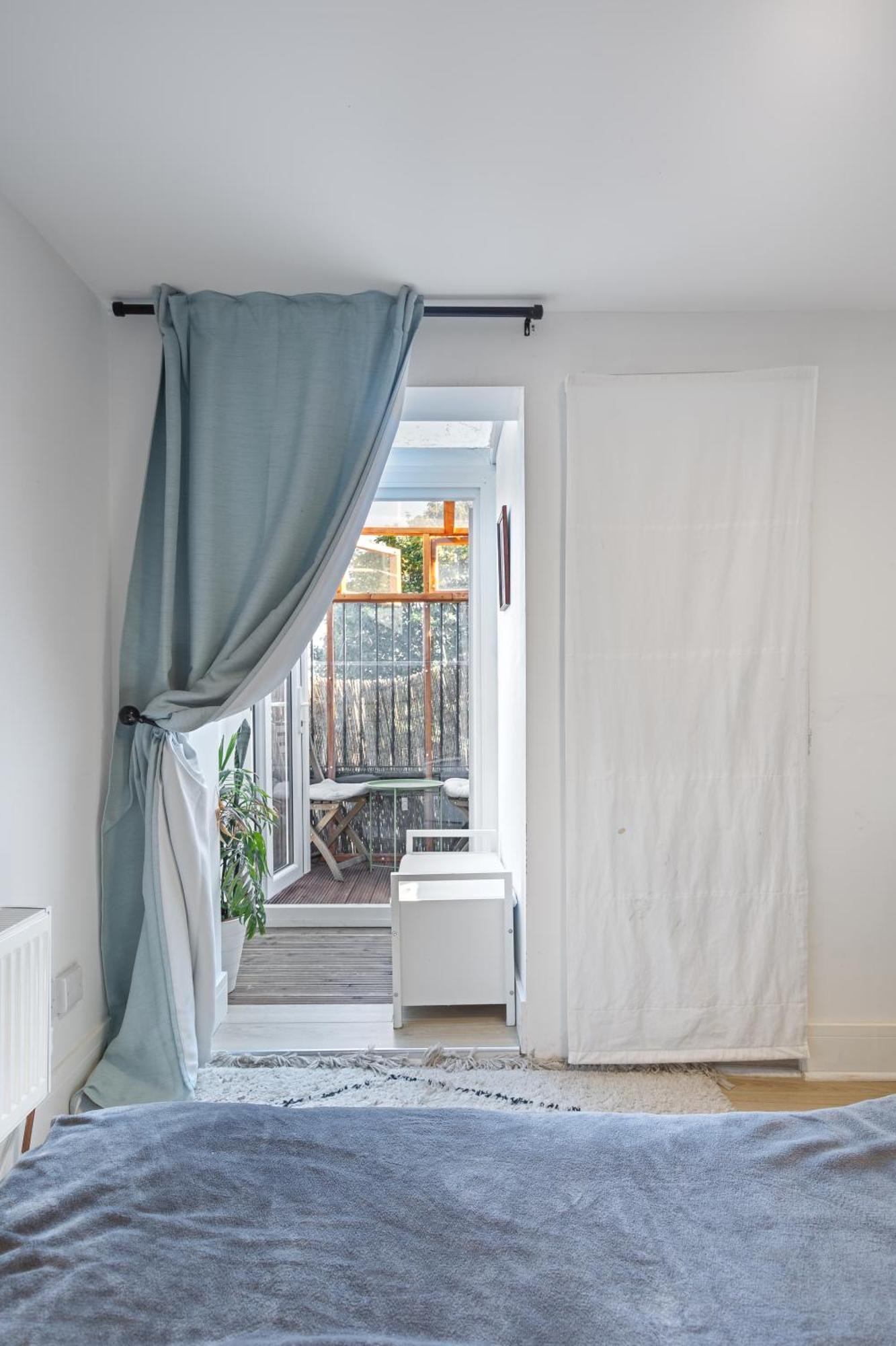 Apartment Modern Flat & Balcony In Historic West Kensington *